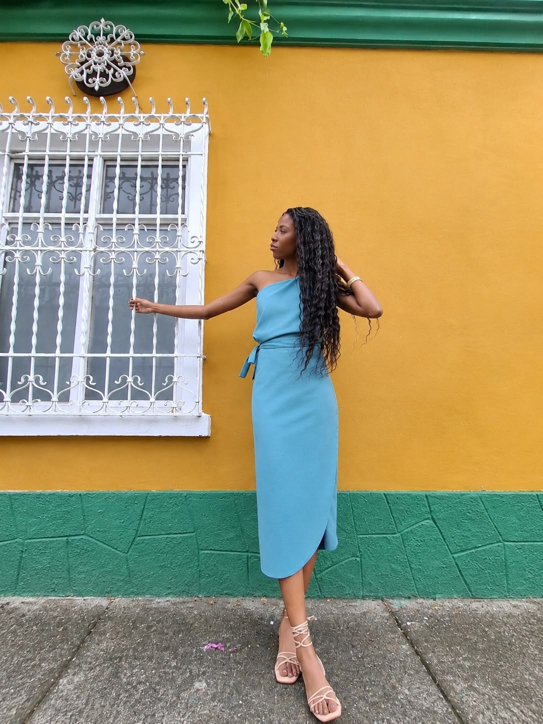 Set Falda Pareo Larga y Blusa de un Hombro · Elige tu color con Elena